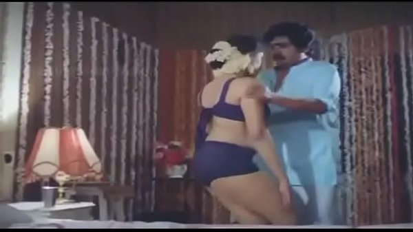 Pembantu India Siap Melayani, Badan Basah Keringetan, Siap Digoyang