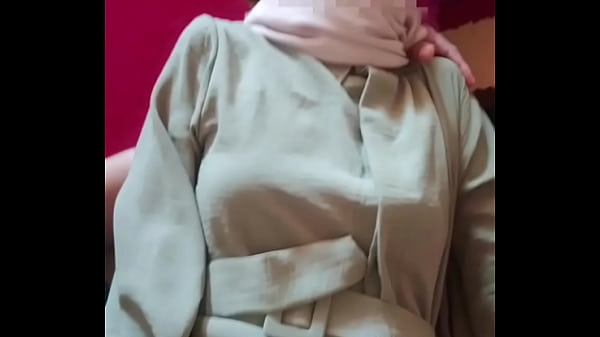 Saudari Tiri Berhijab Digebukin Pas Lebaran, Makin Kenceng Makin Nikmat