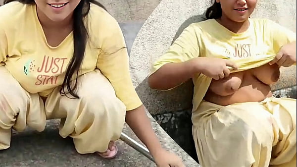 Pemandangan Panas Di Atap Rumah Sama Bini Muda, Cewek Kampung Desi Colok Memek Basah, Video Bokep India.