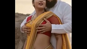 Desi Bhabhi Saree Me Boobs Daba Ke Pyar Se Chod Rahi Hai