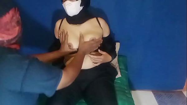 Mainin Memek Satpam Cewe Horny Pake Alat Sex Sampe Crot, Jago Jilmek