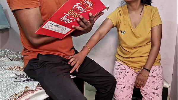 Sekolah Murid Cewek Goyang-goyang Di Atas Meja Kerja Guru Les Demi Nilai Bagus (suara Basah).